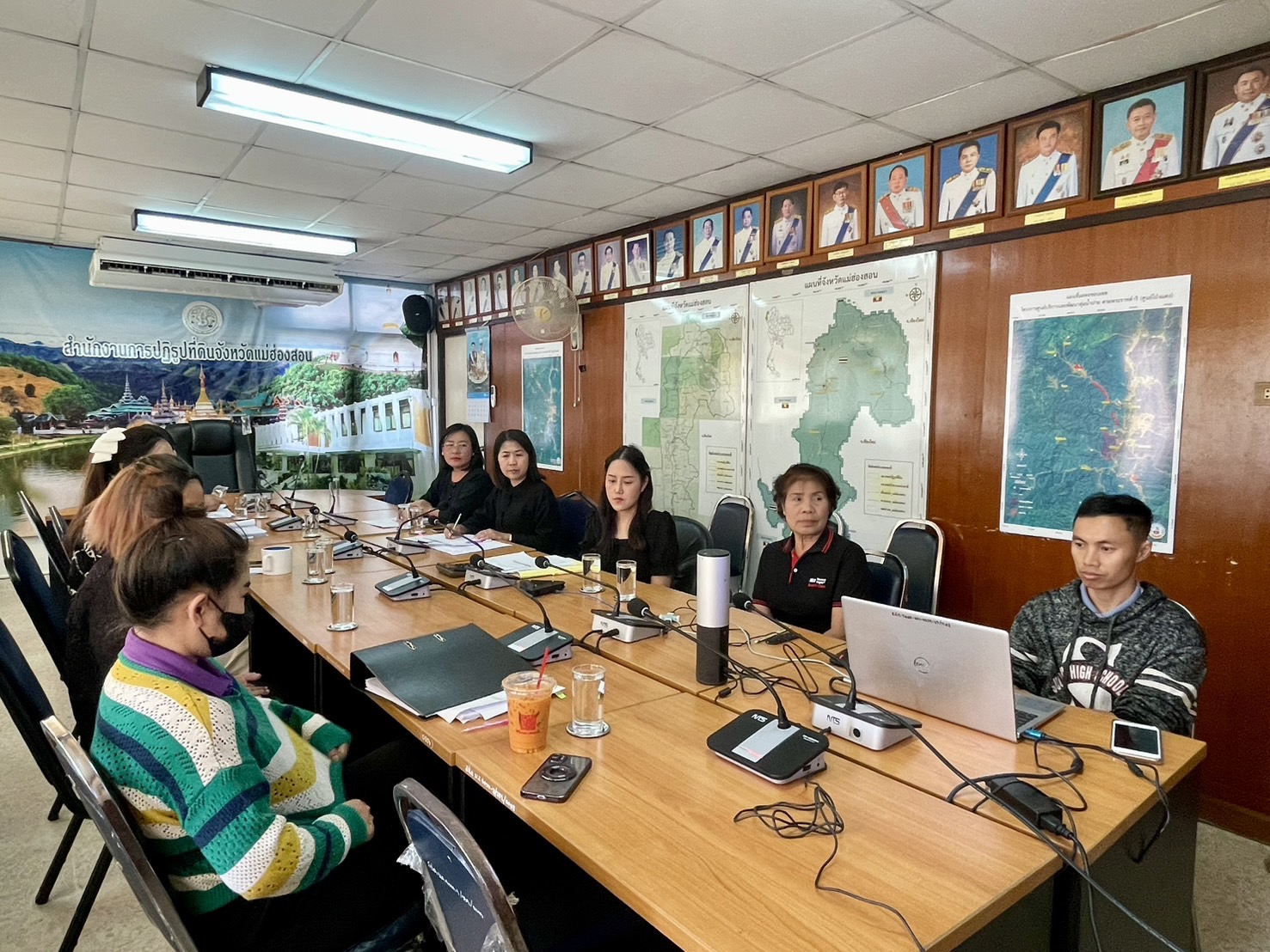 title - หัวหน้าผู้ตรวจราชการ ส.ป.ก. (เขต 3,15 และ 16) ประชุมตรวจติดตามความก้าวหน้าการดำเนินงานตามแผนงานตรวจราชการ ประจําปีงบประมาณ 2569 รอบที่ 1 จังหวัดแม่ฮ่องสอน ผ่านระบบการประชุมทางไกลออนไลน์ (Zoom Meeting)